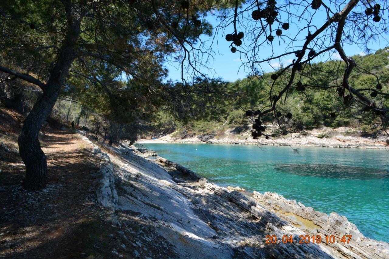 Sealodge - Luxe Villa, Private Pool, Mooring, Parking, Sea & Mountain View, At 150 M From Idyllic Private Beach Rogač Exterior foto