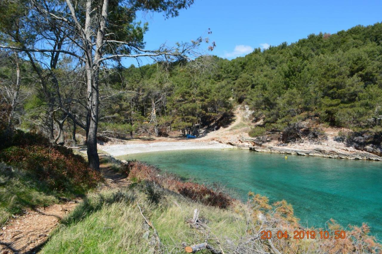 Sealodge - Luxe Villa, Private Pool, Mooring, Parking, Sea & Mountain View, At 150 M From Idyllic Private Beach Rogač Exterior foto