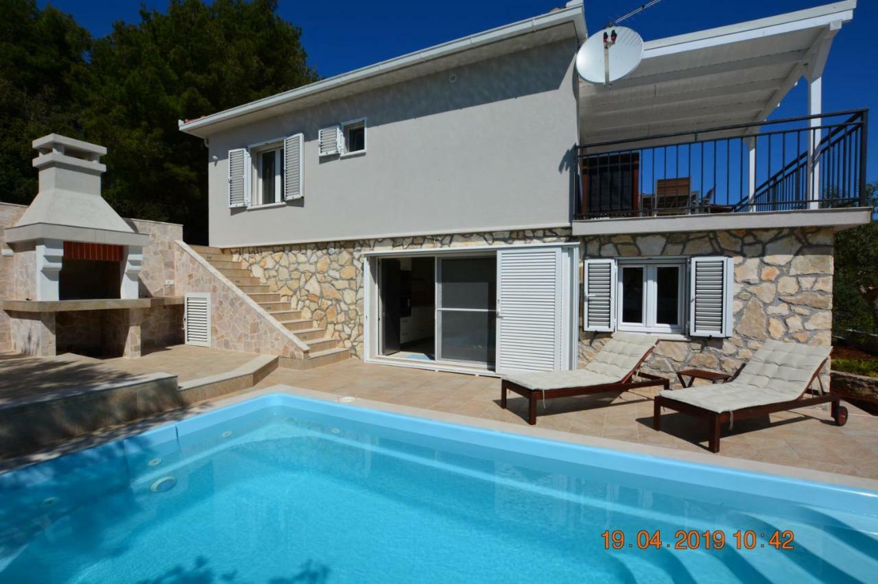 Sealodge - Luxe Villa, Private Pool, Mooring, Parking, Sea & Mountain View, At 150 M From Idyllic Private Beach Rogač Exterior foto