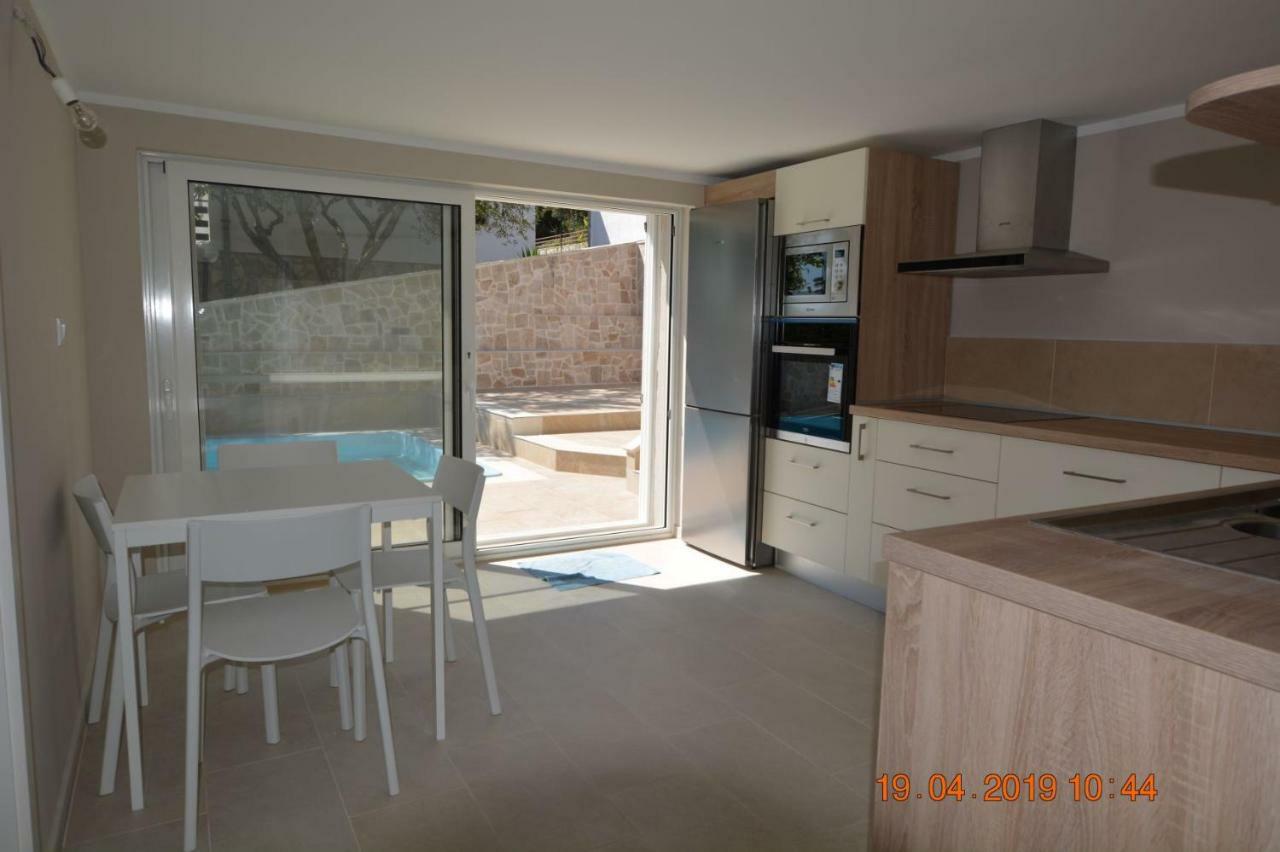 Sealodge - Luxe Villa, Private Pool, Mooring, Parking, Sea & Mountain View, At 150 M From Idyllic Private Beach Rogač Exterior foto