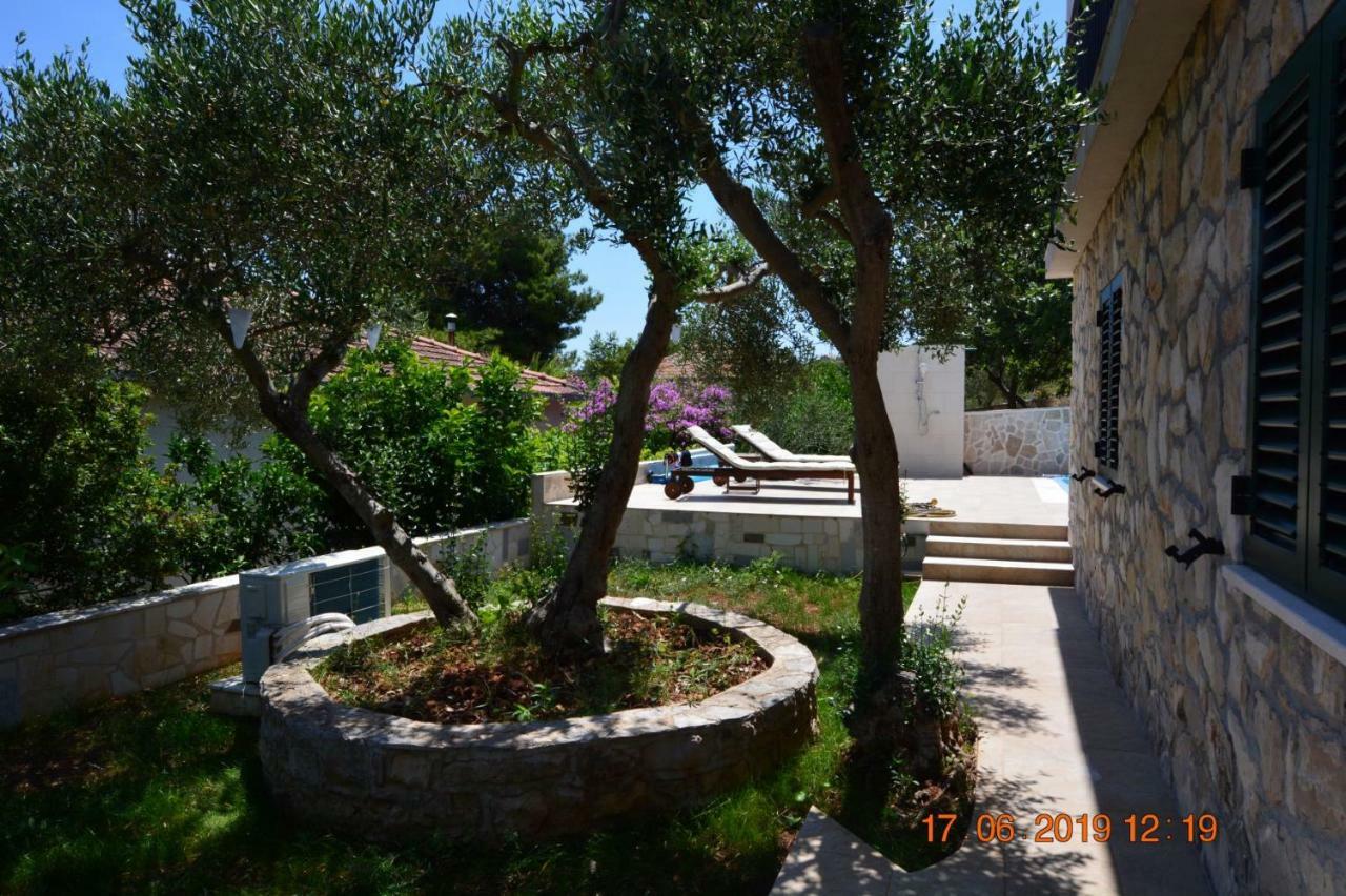 Sealodge - Luxe Villa, Private Pool, Mooring, Parking, Sea & Mountain View, At 150 M From Idyllic Private Beach Rogač Exterior foto