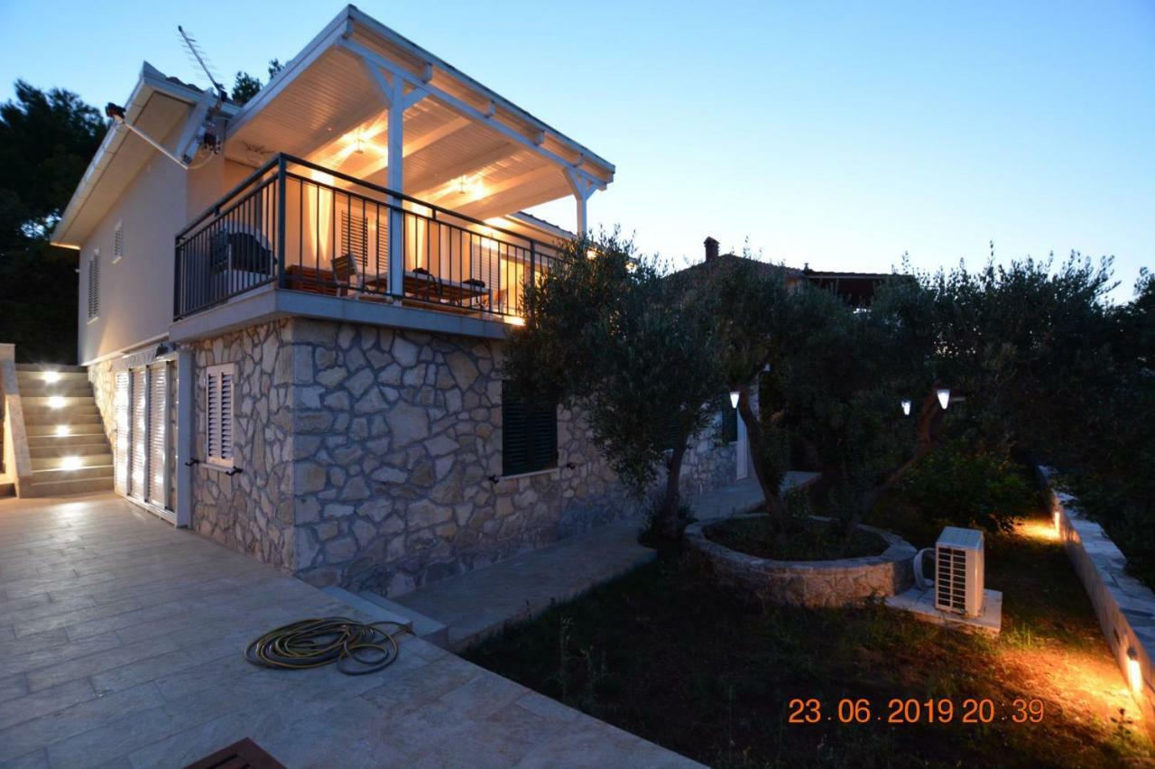 Sealodge - Luxe Villa, Private Pool, Mooring, Parking, Sea & Mountain View, At 150 M From Idyllic Private Beach Rogač Exterior foto